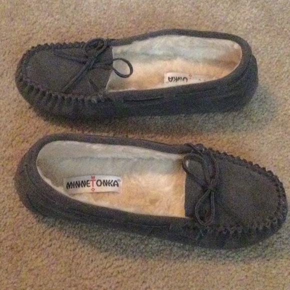 Minnie Tonka Slippers - Picture 2 of 6